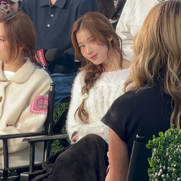 사나 (TWICE) 팬심 가득한 인기 사진