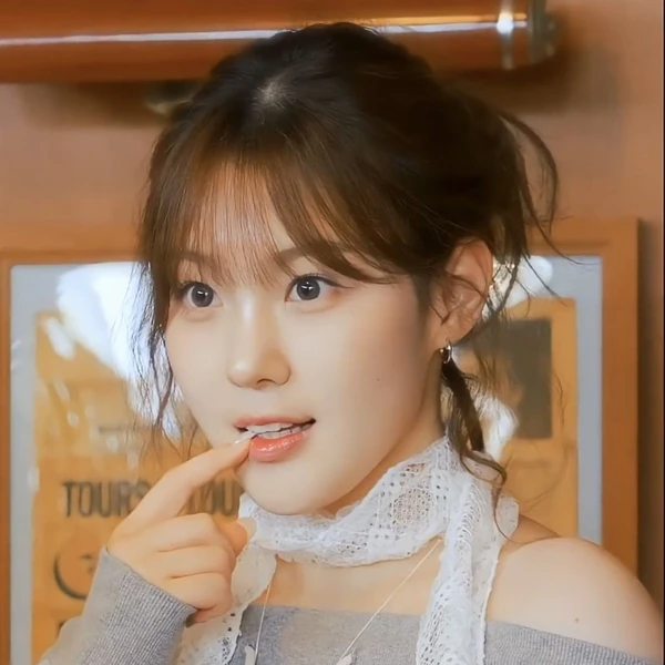 Popular profile image of Kim Chaehyun (Kep1er) selected by votes