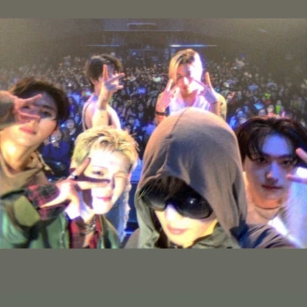 Top Photo Full of JUST B Love