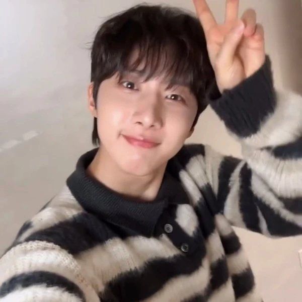 Today's Most Loved Hui (PENTAGON)