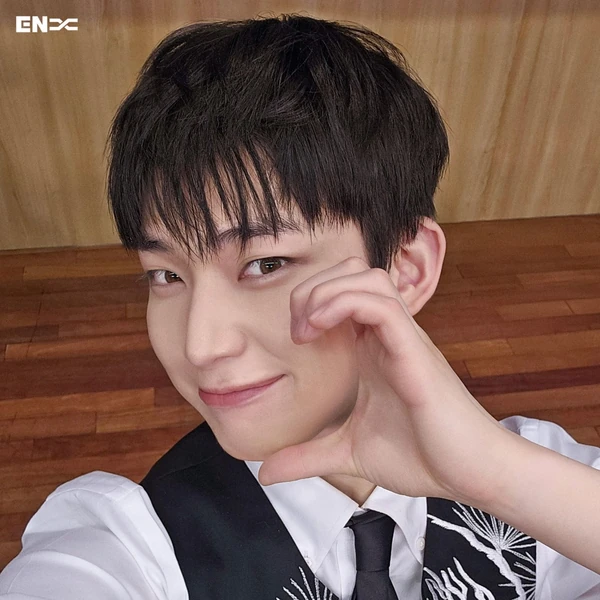 ENHYPEN 팬심 가득한 인기 사진