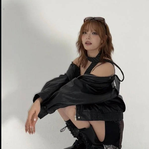 Top Photo Full of Moon Sua (Billlie) Love