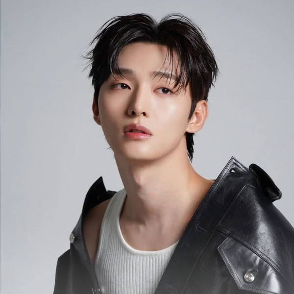 Popular profile image of Yoon Jisung selected by votes