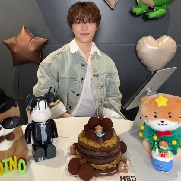 Foto Populer Penuh Cinta untuk SEVENTEEN