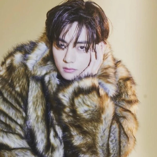 充滿粉絲愛意的V (防彈少年團)人氣照片