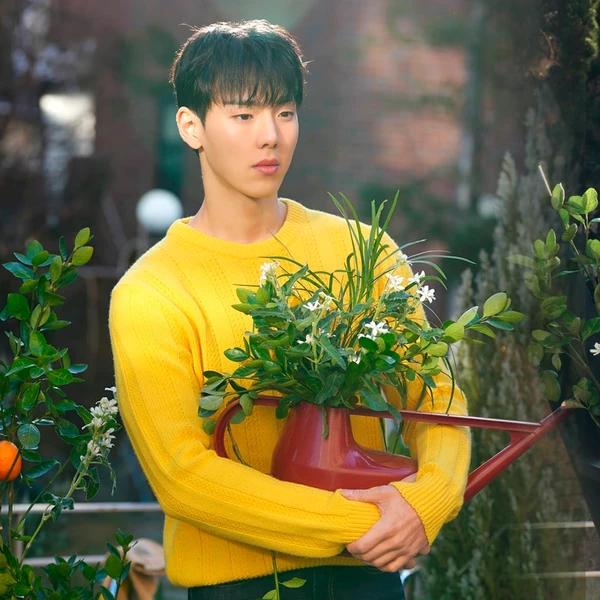 Momen bersinar Shownu (MONSTA X) yang dibuat oleh fandom