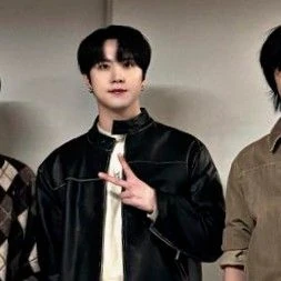 Foto Populer Penuh Cinta untuk WEi