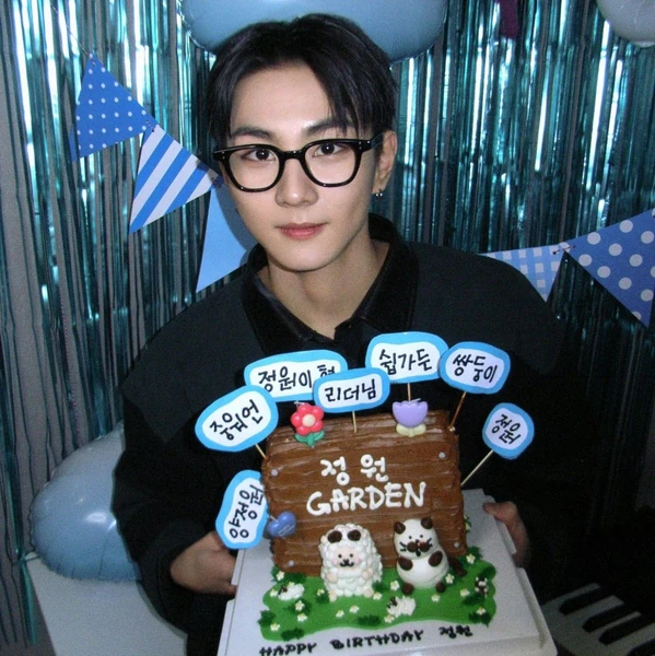 ENHYPEN 팬심 가득한 인기 사진