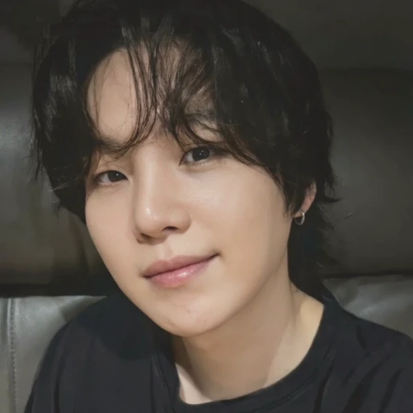 今日最も愛されたSUGA (BTS)の姿