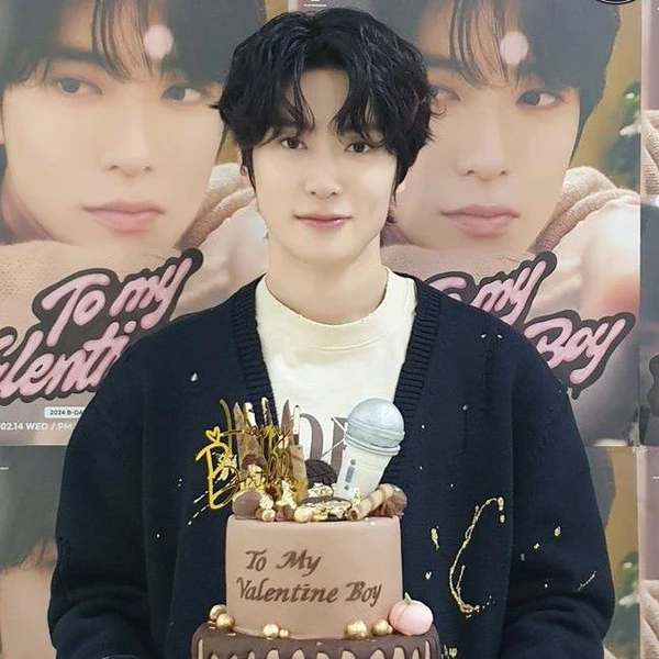 재현 (NCT 127)의 매력을 담은 최애돌 대표 사진