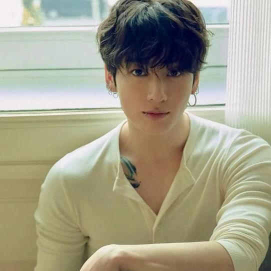 Penampilan Jungkook (BTS) yang Paling Dicintai Hari Ini