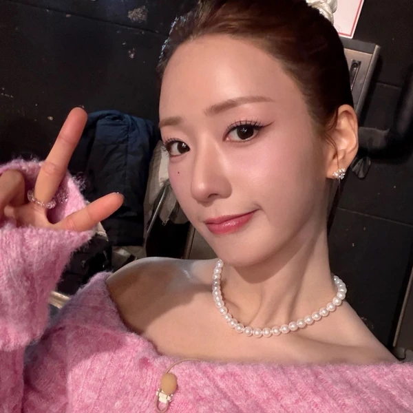 Penampilan Yoon Bomi (Apink) yang Paling Dicintai Hari Ini