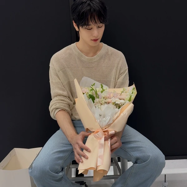 Top Photo Full of Juyeon (THE BOYZ) Love