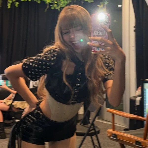 Momen Terbaik Lisa (BLACKPINK) Pilihan Penggemar