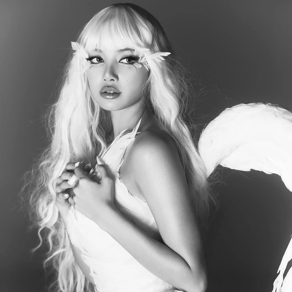 Momen Terbaik Lisa (BLACKPINK) Pilihan Penggemar