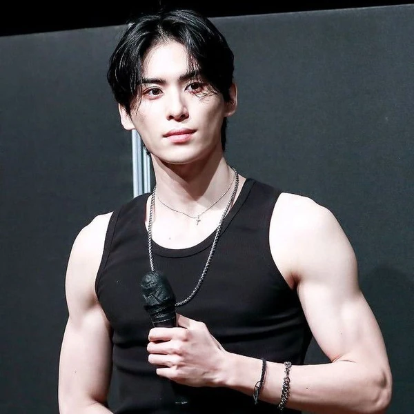 Top Photo Full of Taeyang (SF9) Love