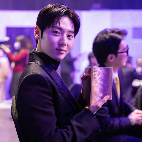 Fans' Pick: Best Moment of Hwang Minhyun