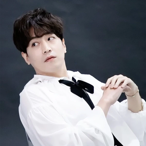 Top Photo Full of SHINHWA Love