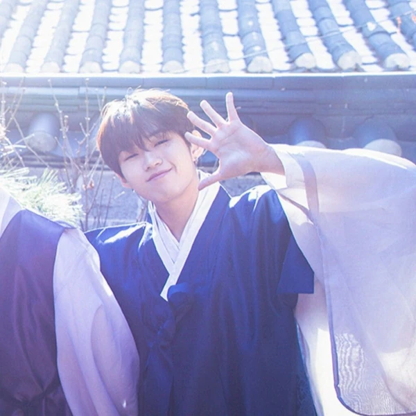 Top Photo Full of YOUNITE Love