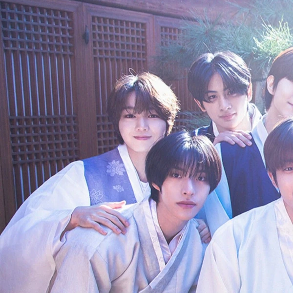 Today's Most Loved YOUNITE