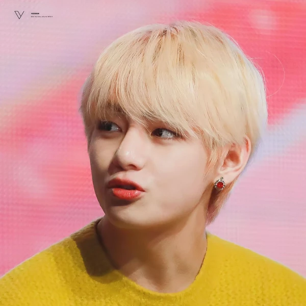 오늘 가장 사랑받은 뷔 (방탄소년단)의 모습