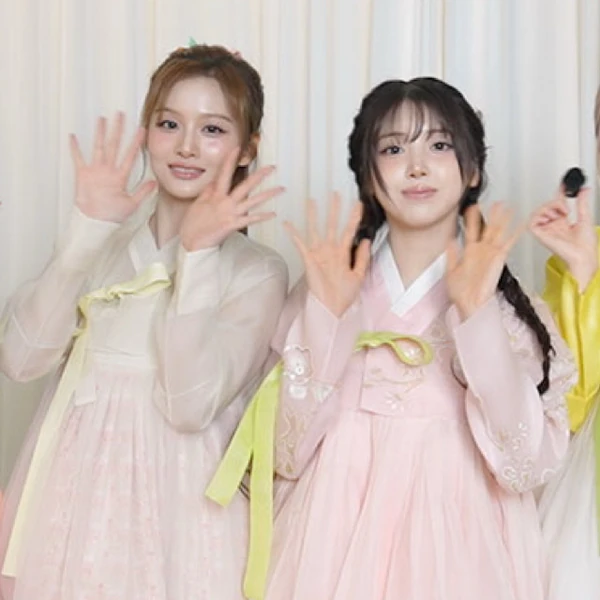 Top Photo Full of Jiwoo (NMIXX) Love