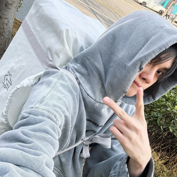 Today's Most Loved Kim Gyuvin (ZEROBASEONE)