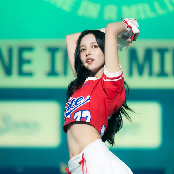 今日最受喜愛的Mina (TWICE)