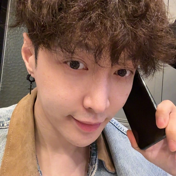 Top Photo Full of Lay (EXO) Love