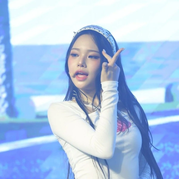 Today's Most Loved Park Boeun (CLASS:y)