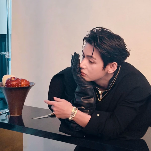 今日最も愛されたV (BTS)の姿