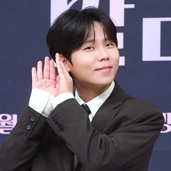 Today's Most Loved Jung Seunghwan