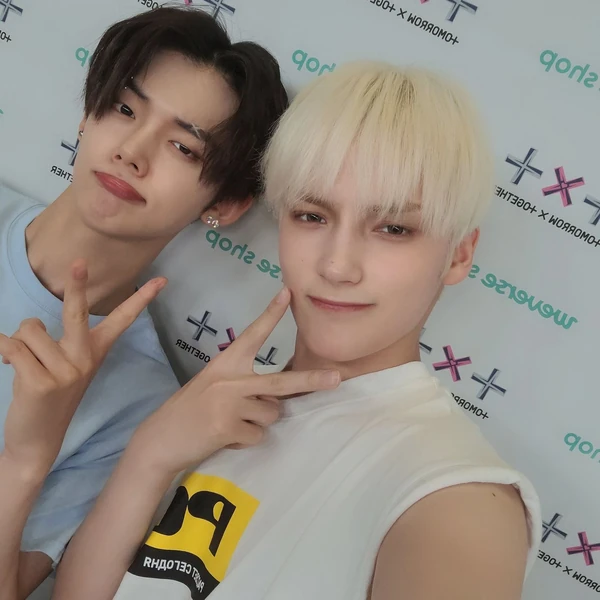 充满粉丝爱意的TOMORROW X TOGETHER人气照片