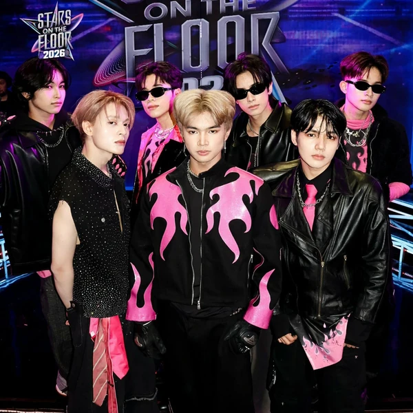 Top Photo Full of HORI7ON Love