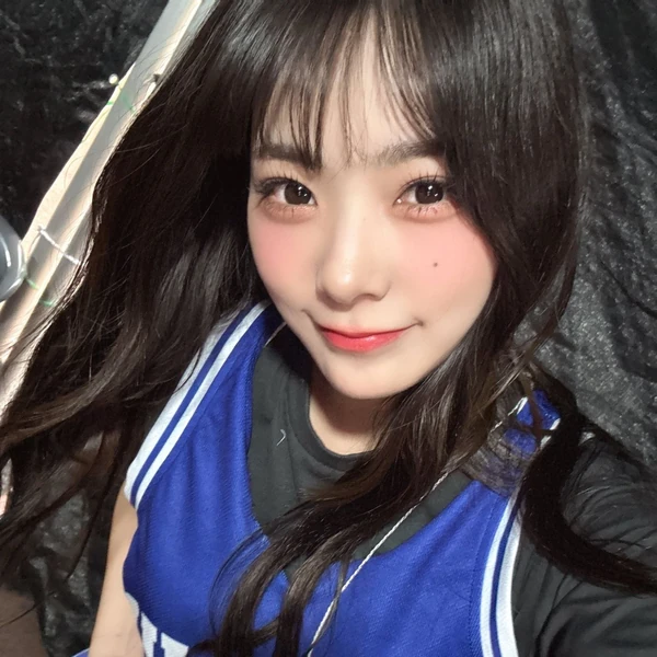 Today's Most Loved Siyeon (QWER)