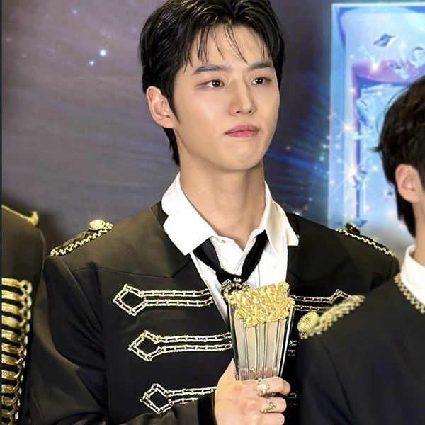 Fans' Pick: Best Moment of Hongseok (PENTAGON)