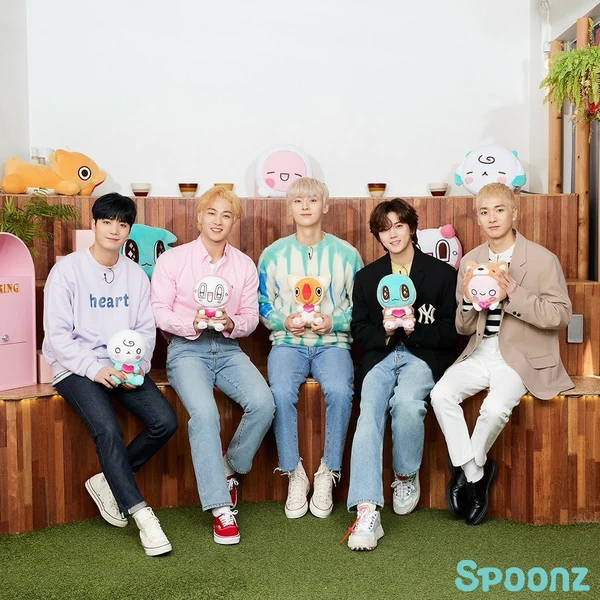 Top Photo Full of NU'EST Love