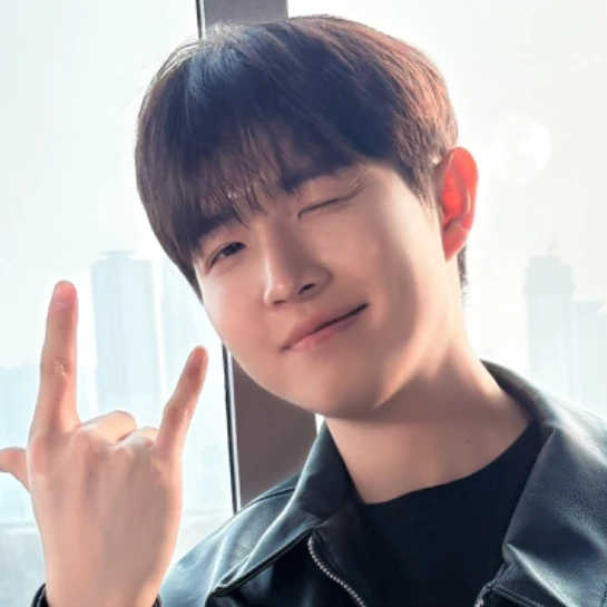 Penampilan Kim Jaehwan yang Paling Dicintai Hari Ini