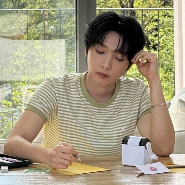 Today's Most Loved Jeong Sewoon