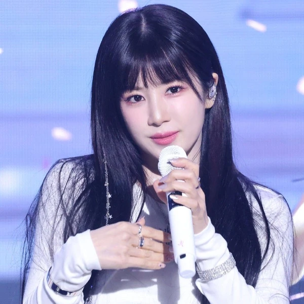 今天最受喜爱的朴初珑 (Apink)