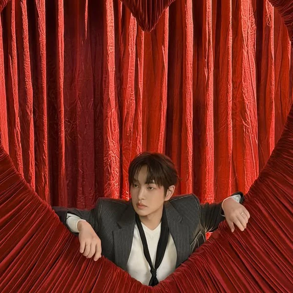 Today's Most Loved Onew (SHINee)