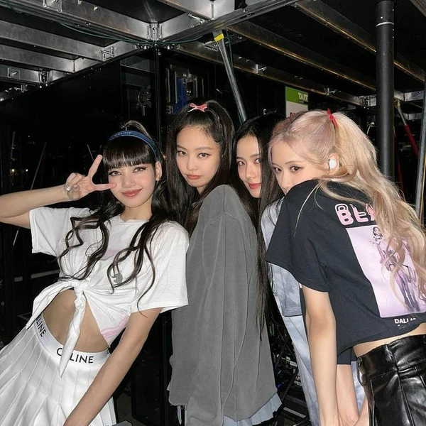 Foto Populer Penuh Cinta untuk BLACKPINK