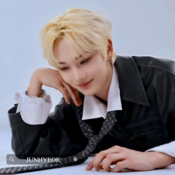 Top Photo Full of Junhyeok Love