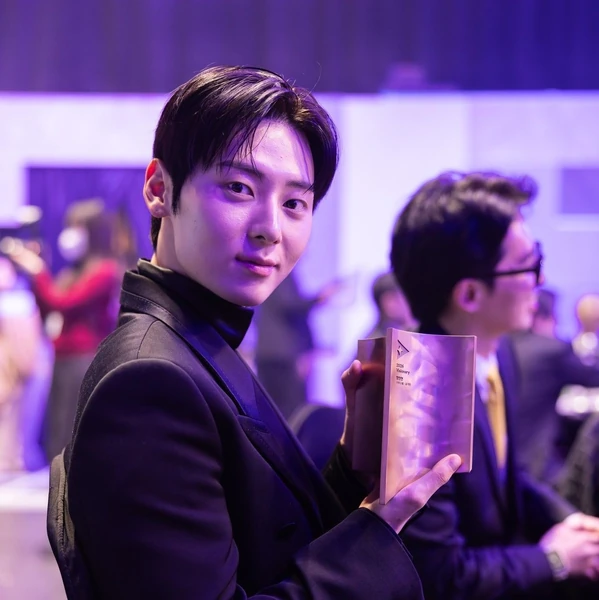 Fans' Pick: Best Moment of Hwang Minhyun