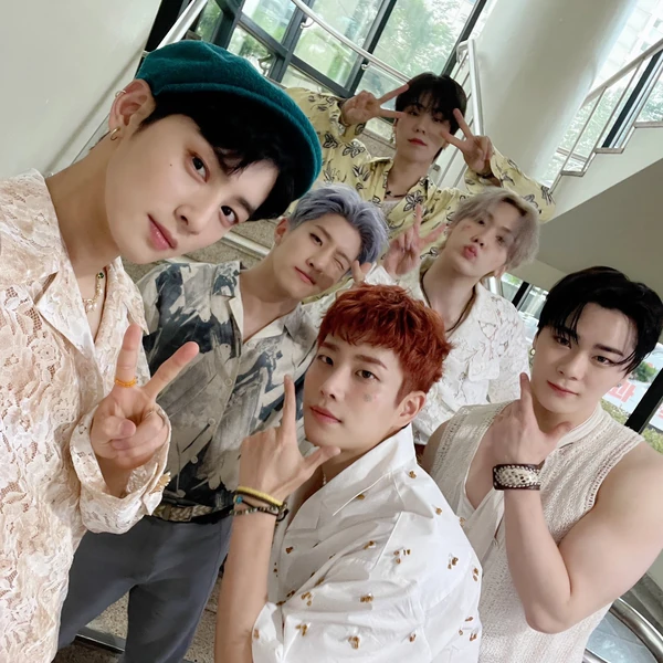 Foto Populer Penuh Cinta untuk ASTRO