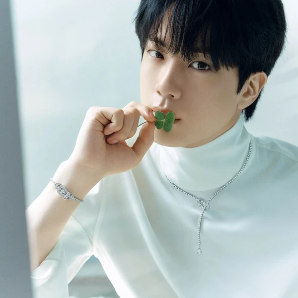 Momen Terbaik Jin (BTS) Pilihan Penggemar