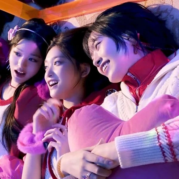 Top Photo Full of IVE Love