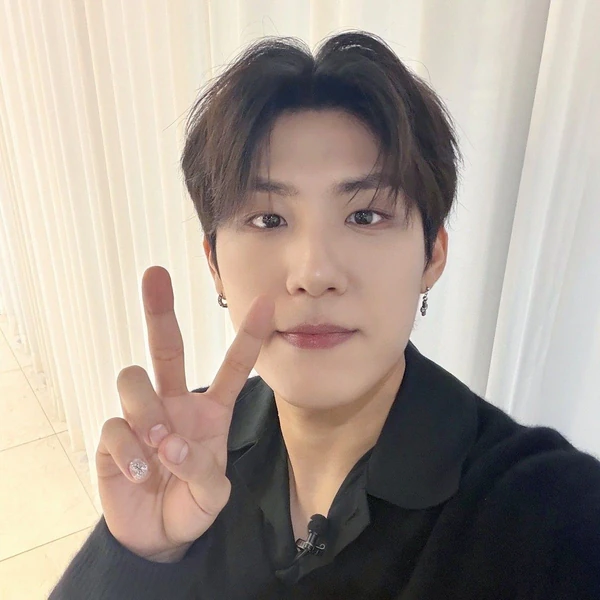 Today's Most Loved Park Woojin (AB6IX)