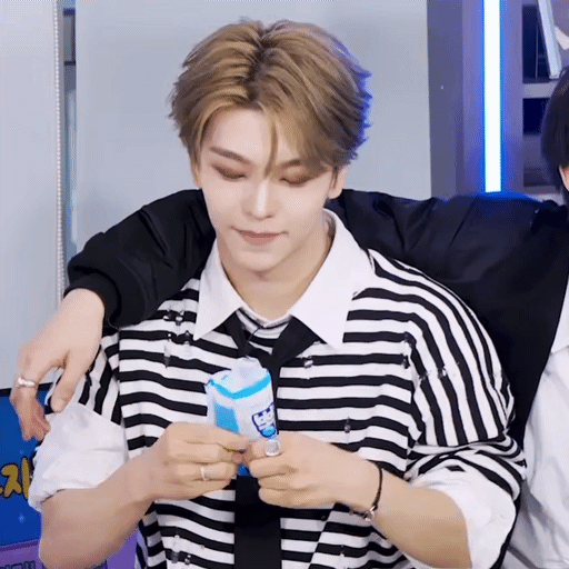 充滿粉絲愛意的賀鑫隆 (ALPHA DRIVE ONE)人氣照片