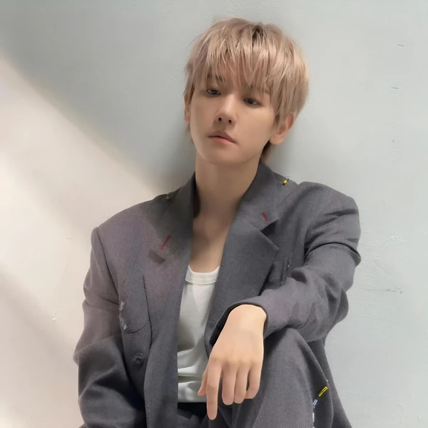 오늘 가장 사랑받은 백현 (EXO)의 모습